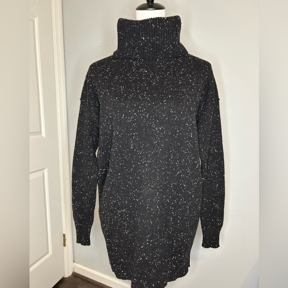 Athleta Oversized Turtleneck - Picture 1 of 4